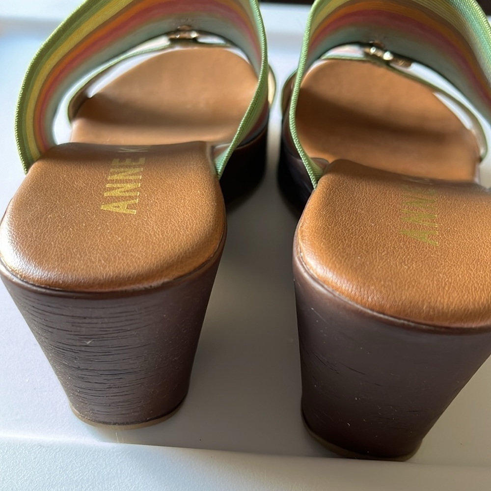 Anne Klein Hayda platform 2.5 inch wedged open toed sandals. Size 6. Look new. - Picture 5 of 8